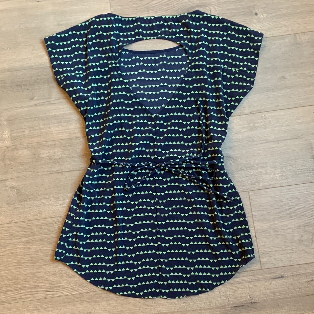 Francesca’s Top - Picture 2 of 4